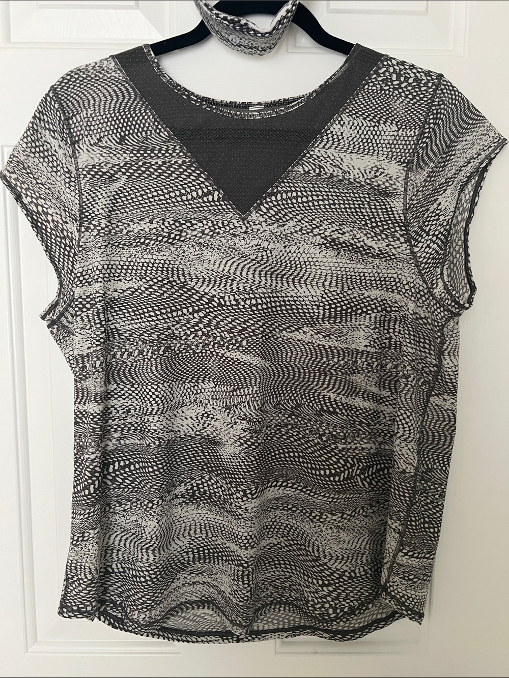 Lululemon Top with matching headband.